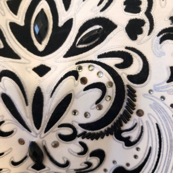 White TanJay long sleeved t-shirt. - Picture 2 of 4